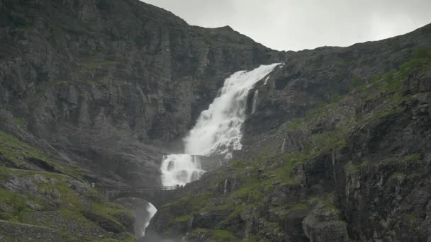 Водоспад Трольштігені Норвегія — стокове відео