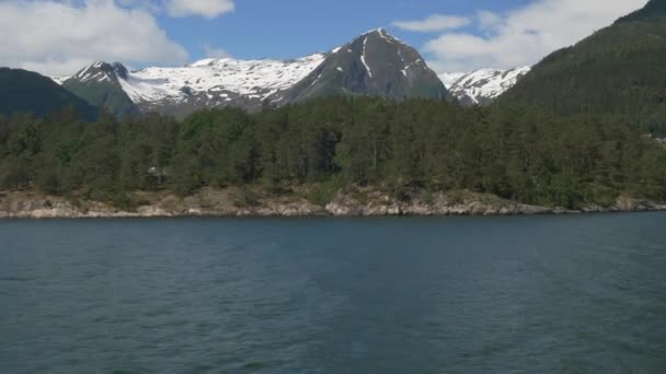 Boottocht Langs Kustlijn Van Een Fjord Noorwegen — Stockvideo