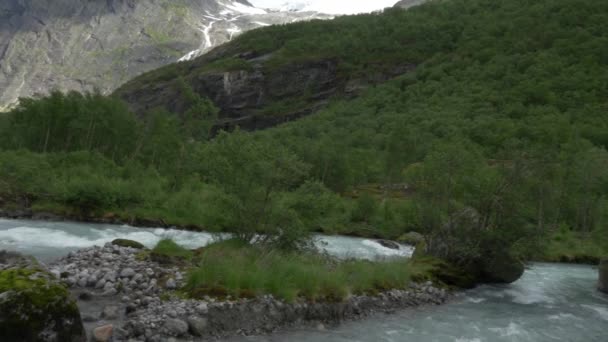 Brikdalsbreen Floden Norge — Stockvideo