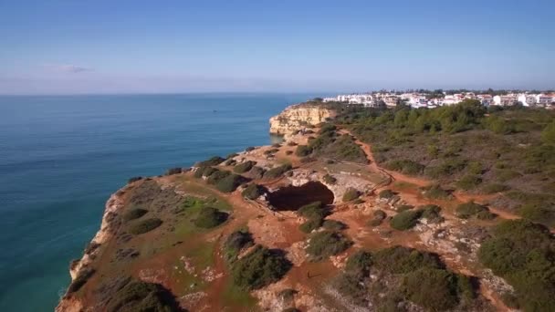 Aerial Praia Corredoura Grottas Praia Benagil Portugalsko — Stock video
