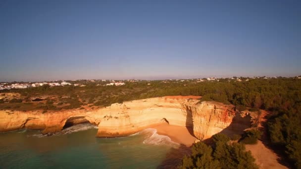 Aerial Praia Corredoura Grottas Praia Benagil Portugal — Stock Video