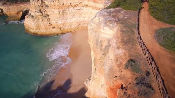 Aerial Praia Corredoura Grottas Praia Benagil Portugal — Stock Video