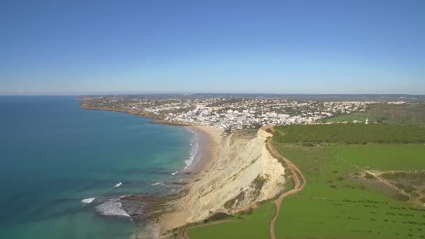 Letecký Bezpilotní Pohled Strmou Skalní Linii Faro Portugalsko — Stock video