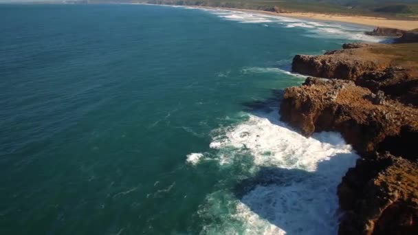 Aerial Steep Cliff Lines Praia Zimbreirinha Portugal — Stock Video