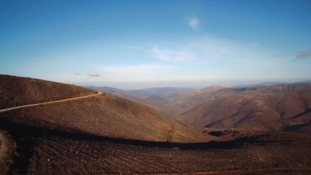 Aéreo Voo Sobre Bela Montanhosa Fujaco Pôr Sol Portugal — Vídeo de Stock