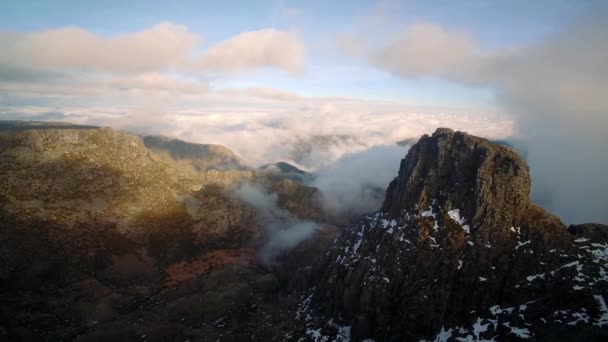 Aereo Volare Lungo Catena Montuosa Serra Estrela Portogallo — Video Stock