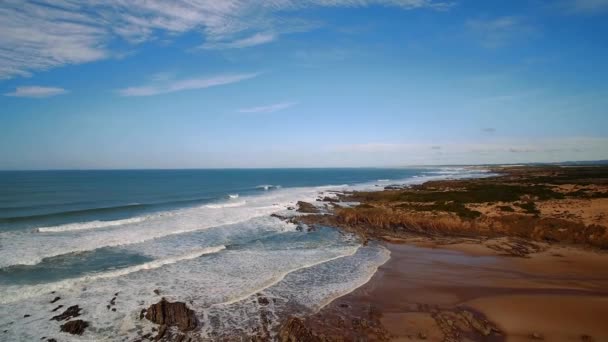Antena Lot Wzdłuż Pięknej Plaży Praia Nossa Senhora Portugalia — Wideo stockowe