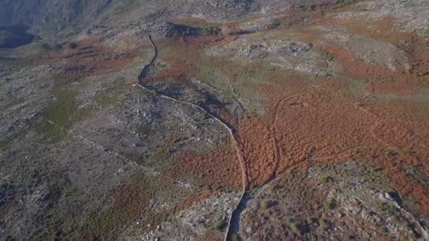 Drohnenaufnahme Der Bergigen Landschaft Parque Nacional Peneda Geres Portugal — Stockvideo