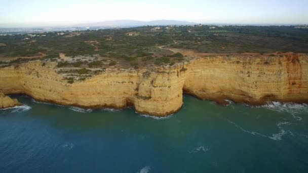 Flying Steep Cliff Line Ferragudo Portugal — Stock Video