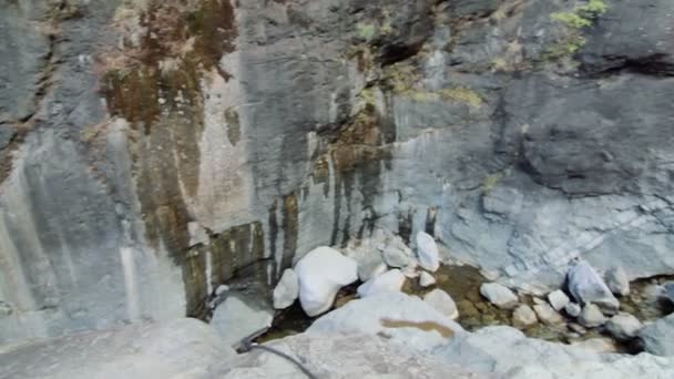 滝の魅力的な景色 自然と旅行の背景 — ストック動画
