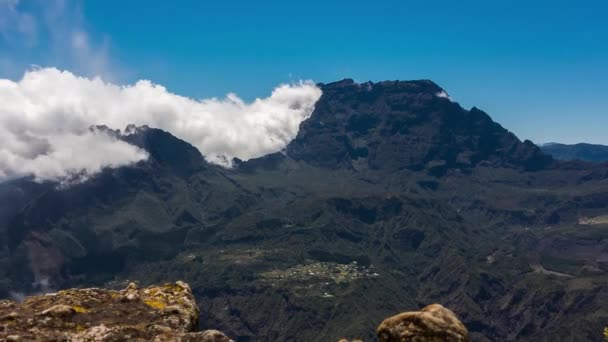 Zeitraffer Aufnahmen Von Les Grand Benare Auf Der Insel Réunion — Stockvideo