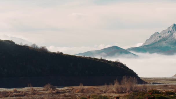 Kuru Çok Sisli Nehir Yatağı Embalse Riano Spanya — Stok video