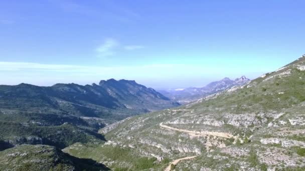 スペインの山脈を望む空中 美しい景色 — ストック動画