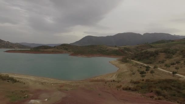 Lety Přes Bariérové Jezero Španělsku Embalse Zahara Andalusie — Stock video