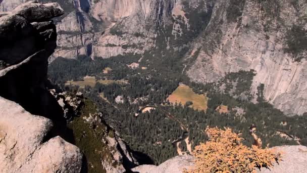 Yosemite Village Yosemite Nationalpark Birleşik Devletler Yerli Malzemeleri Kameranın Hemen — Stok video