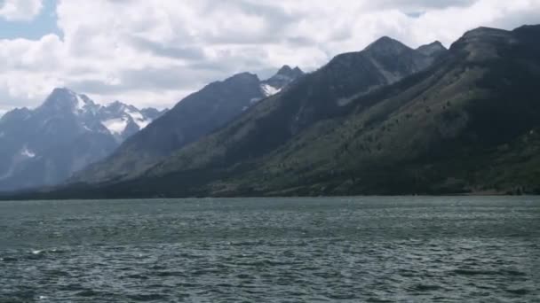 ショショーニー湖 イエローストーン国立公園 ワイオミング アメリカ — ストック動画