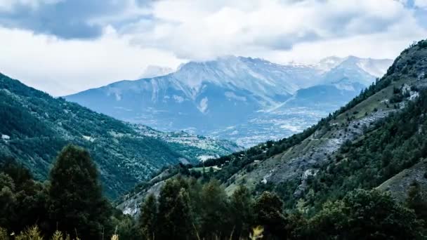 スイスのワイルドホーン山を見る — ストック動画