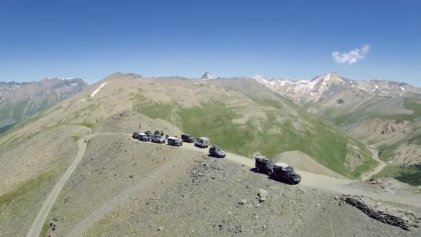 Latające Nad Szczytem Monte Jafferau Pojazdami Terenowymi Włochy — Wideo stockowe