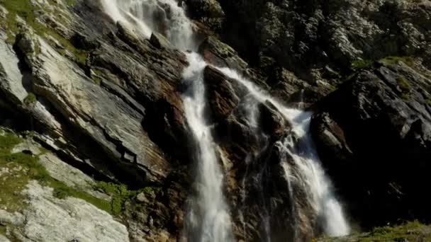 Small Waterfall Rifugio Scarfiotti Italy — Stock video