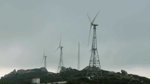 Rüzgar Türbinleri Rüzgar Jeneratörleri Ekolojik Enerji Kaynağı — Stok video