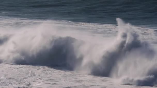 Fechar Ondas Rompendo Praia Oceano Atlântico — Vídeo de Stock