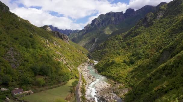 Arnavutluk Ura Shtrenjte Kentindeki Güzel Kir Nehri Hava Manzarası — Stok video