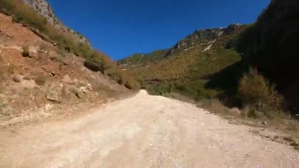 Driving Offroad Theth Shkodra Bad Weather Conditions Albania Inglés Conducir — Vídeos de Stock