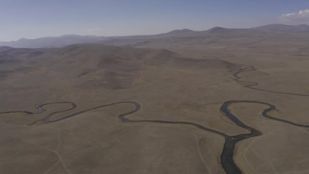 Воздушный Река Озеро Аргичи Армения — стоковое видео