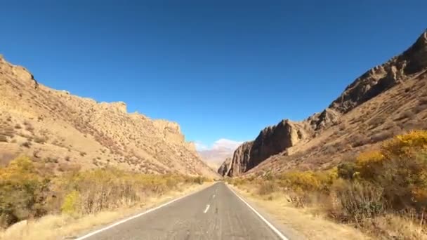 아르메니아 도로에 자동차에서 — 비디오