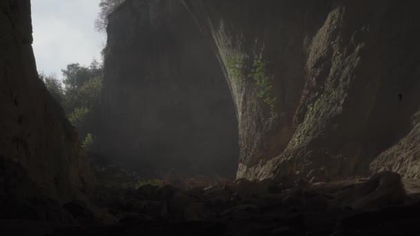 Bela Vista Das Cavernas Prohodna Bulgária — Vídeo de Stock