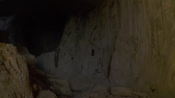 Volo Attraverso Grotte Prohodna Bulgaria — Video Stock