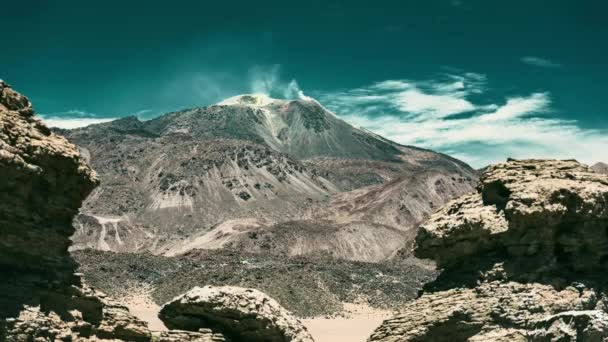 Sulfur Spouting Putana Volcano Chile — стокове відео