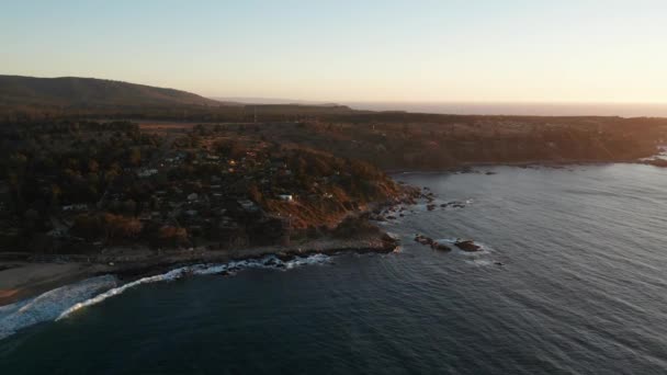 Αεροφωτογραφία Drone Της Παραλίας Quintay Στο Sunset Χιλή — Αρχείο Βίντεο