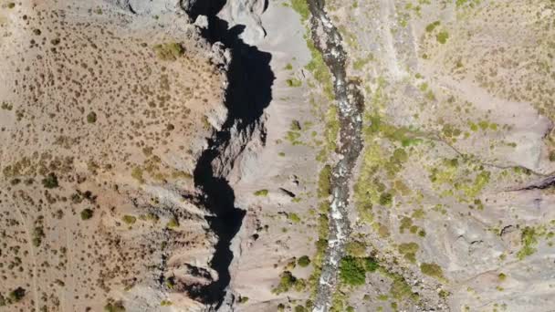 Vista Aérea Cordillera Los Andes Camino Embalse Yeso Chile — Vídeos de Stock
