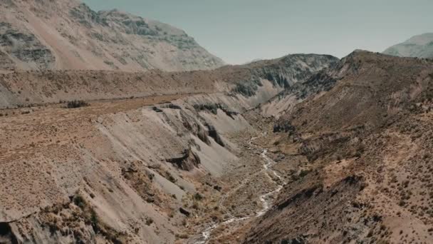 Vista Aérea Cordillera Los Andes Camino Embalse Yeso Chile — Vídeos de Stock