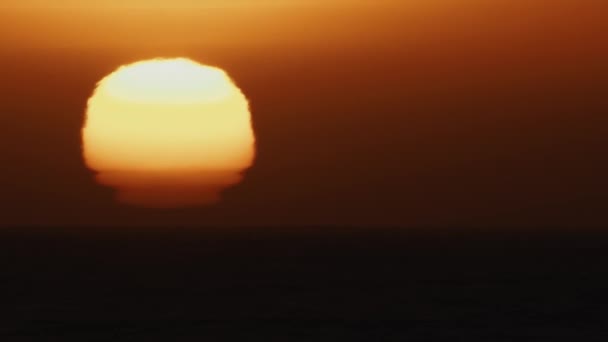 智利海岸美丽的 史诗般的橙色落日 — 图库视频影像