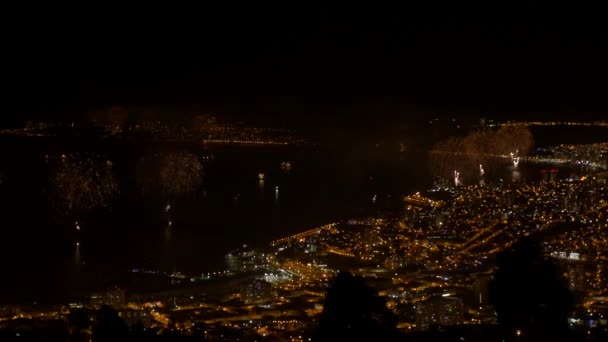 Enormes Fuegos Artificiales Cielo Nocturno Valparaíso Mayor Fuegos Artificiales América — Vídeo de stock