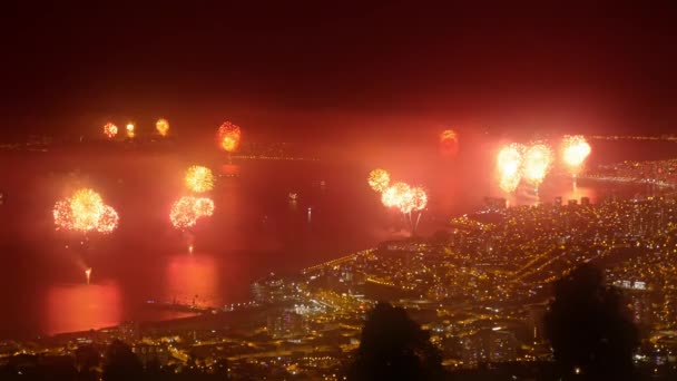 Огромный Фейерверк Ночном Небе Вальпараисо Самый Большой Фейерверк Южной Америке — стоковое видео