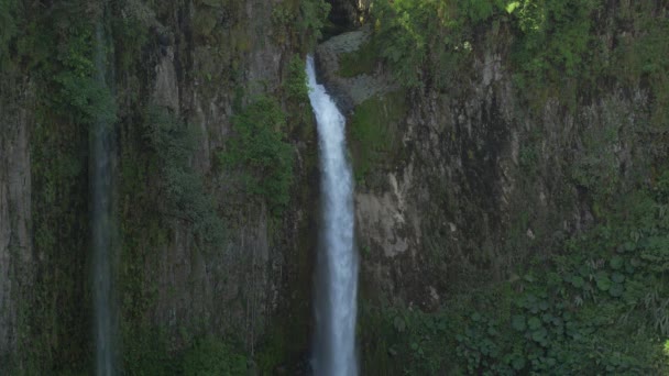 Enorme Waterval Catarata Del Toro Costa Rica — Stockvideo