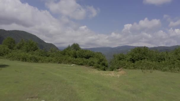 Luchtfoto Georgisch Berglandschap — Stockvideo