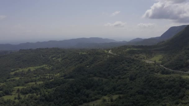 Luchtfoto Georgisch Berglandschap — Stockvideo
