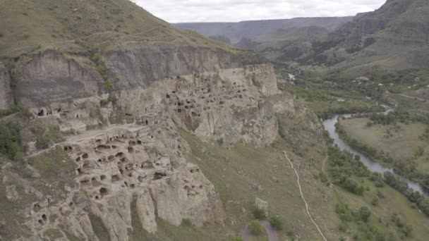 Aerial Vardzia Cave Town Georgia — Vídeos de Stock