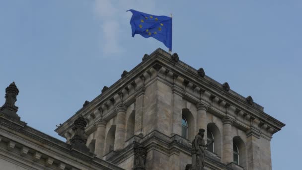 Reichstag European Flag Roof Berlin — стоковое видео