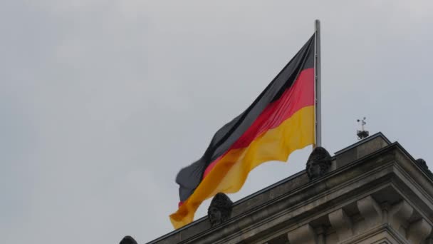 Reichstag German Flag Roof Berlin — Vídeo de Stock