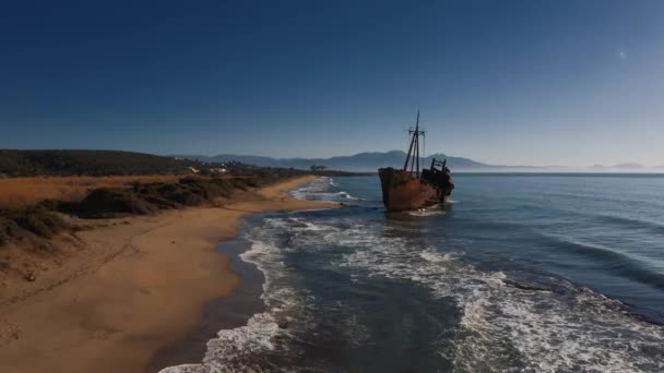 希腊伯罗奔尼斯迪米特里俄斯沉船事件的海岸 — 图库视频影像