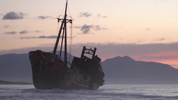 希腊伯罗奔尼斯迪米特里俄斯沉船事件的海岸 — 图库视频影像