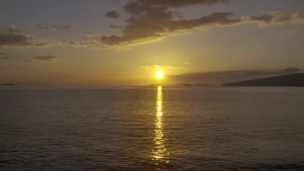 Ηλιοβασίλεμα Ακτή Πελοποννήσου Ελλάδα — Αρχείο Βίντεο