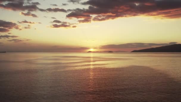 希腊伯罗奔尼斯市A海岸的日落 — 图库视频影像