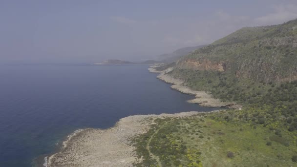 Μικρός Κόλπος Στην Άγρια Ακτή Στη Χοτασία Πελοποννήσου — Αρχείο Βίντεο