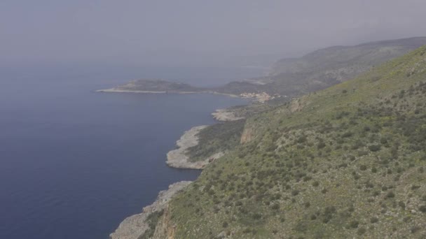 Pequeña Bahía Costa Salvaje Chotasia Peloponnes Grecia — Vídeos de Stock
